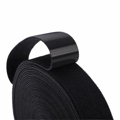 Polyester chrbtom k zadku a slučku